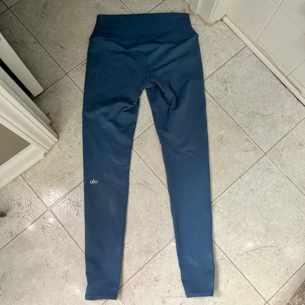 ALO leggings. Medium. Airbrush. 7/8 length